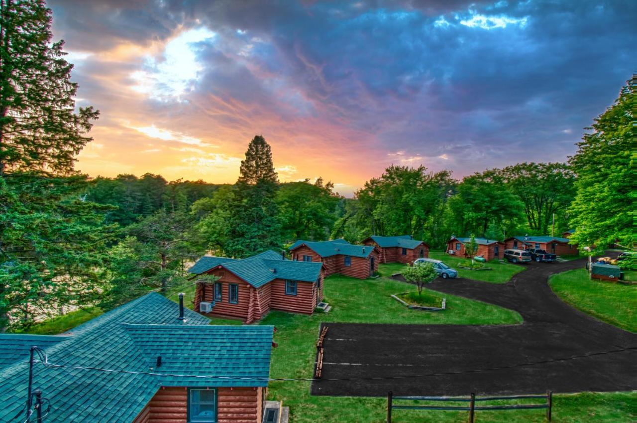 Edgewater Resort Iron Mountain Buitenkant foto